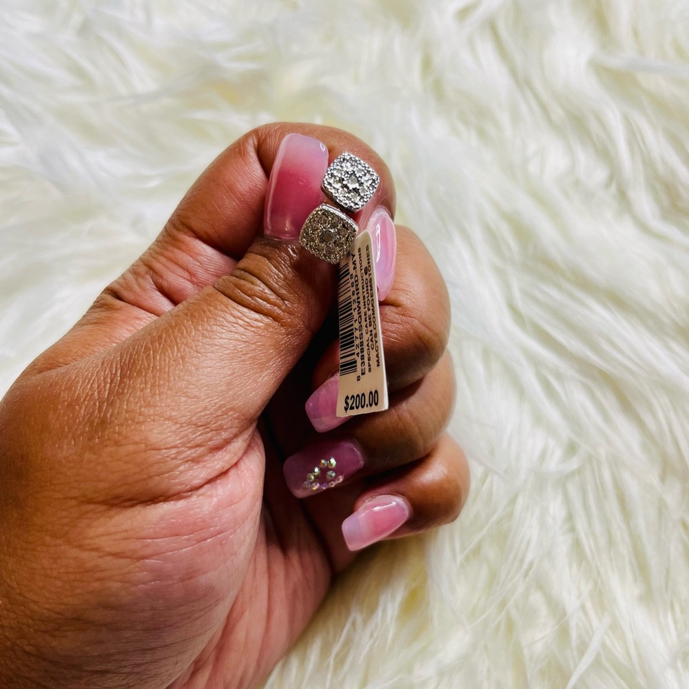 BRIDGE DIAMOND
DIAMOND EARRINGS 1/10 CTTW IJ/13
EARRINGS SS